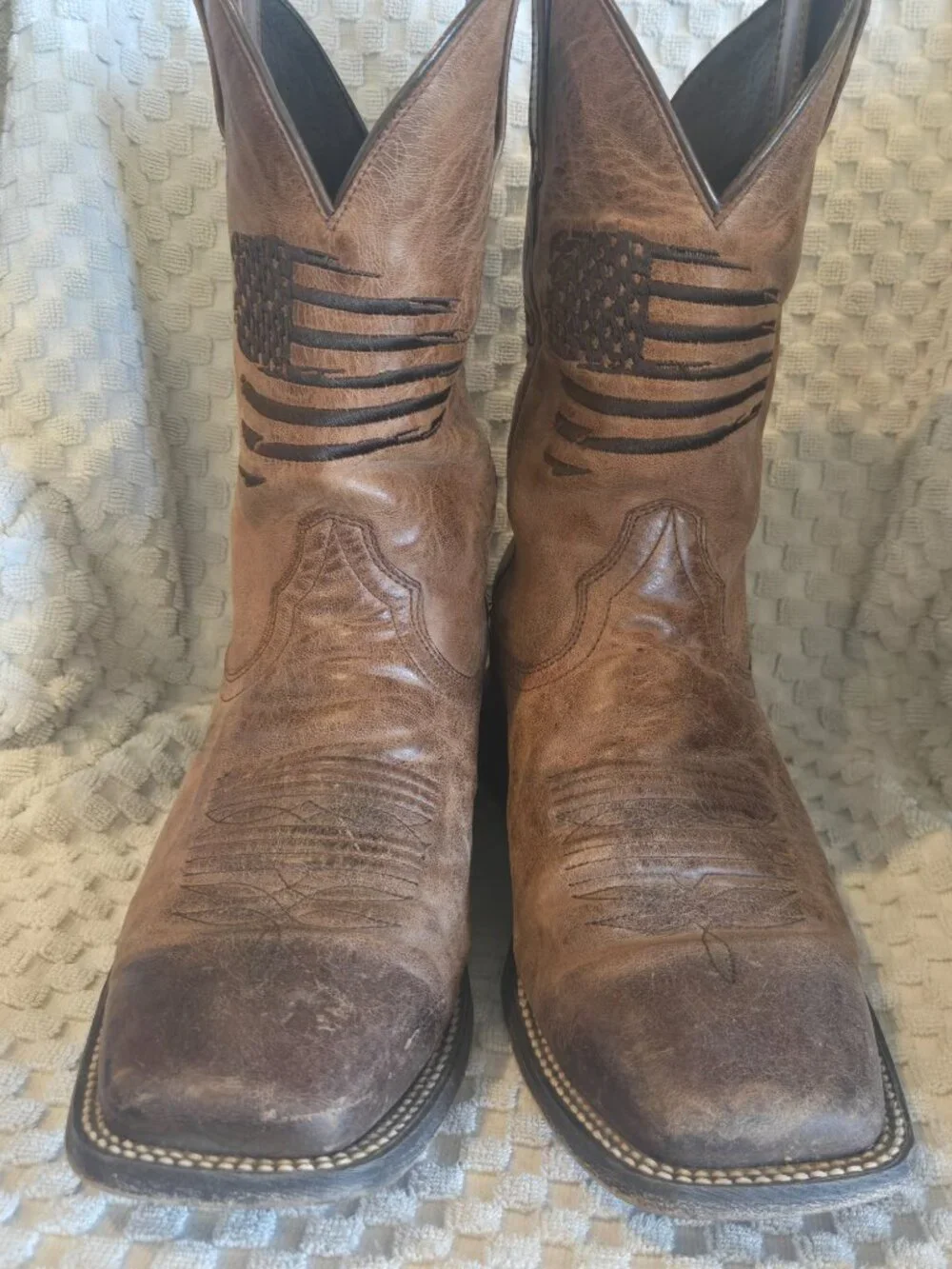 Ariat size ee